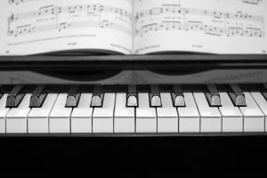 piano, full hd wallpaper, free background, wallpaper 4k, beautiful wallpaper, mac wallpaper, 4k wallpaper 1920x1080, keyboard, music, desktop backgrounds, wallpaper hd, windows wallpaper, keys, cool backgrounds, 4k wallpaper, hd wallpaper, black-and-white, grades, free wallpaper, laptop wallpaper, wallpaper